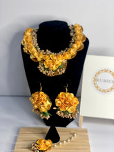 Load image into Gallery viewer, Yellow Floral Necklace Set
