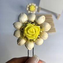 Load image into Gallery viewer, Floral Hair Pin
