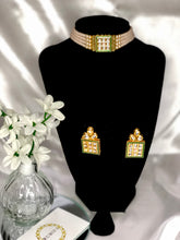 Load image into Gallery viewer, Rubina Kundan Necklace Set
