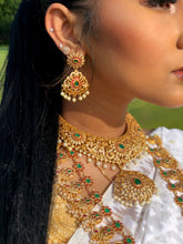 Load image into Gallery viewer, Radha Necklace Set
