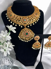 Load image into Gallery viewer, Radha Necklace Set
