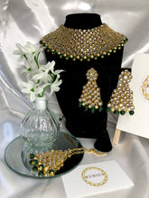 Load image into Gallery viewer, Preeti Necklace Set in Green
