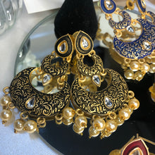 Load image into Gallery viewer, Divya Earrings
