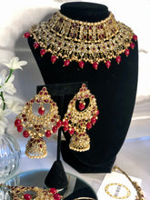 Load image into Gallery viewer, Benazir Necklace Set
