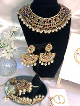 Load image into Gallery viewer, Mehzabeen Necklace Set
