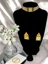 Load image into Gallery viewer, Rubina Kundan Necklace Set
