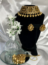 Load image into Gallery viewer, Shahnaz Necklace Set
