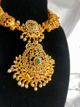 Load image into Gallery viewer, Kaushal Necklace Set
