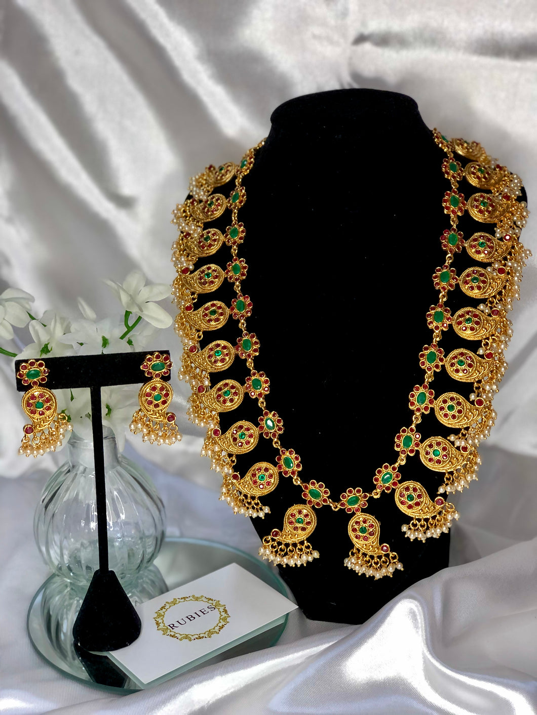 Rutvi Necklace Set