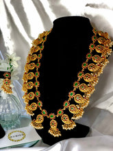 Load image into Gallery viewer, Rutvi Necklace Set
