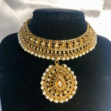 Load image into Gallery viewer, Tahera Necklace Set
