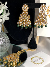 Load image into Gallery viewer, Preeti Necklace Set in Green
