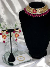 Load image into Gallery viewer, Nahiya Necklace Set
