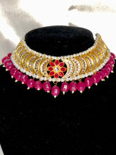 Load image into Gallery viewer, Nahiya Necklace Set
