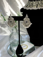 Load image into Gallery viewer, Aaheli Necklace Set in Antique Silver
