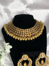 Load image into Gallery viewer, Priya Necklace Set in White
