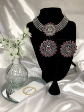 Load image into Gallery viewer, Pihu Necklace Set
